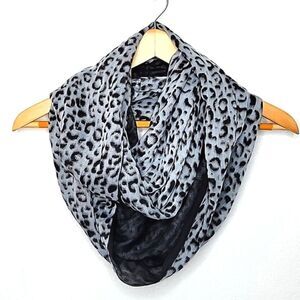 Black Gray Animal Print Infinity Scarf OS Casual Two Toned Lightweight